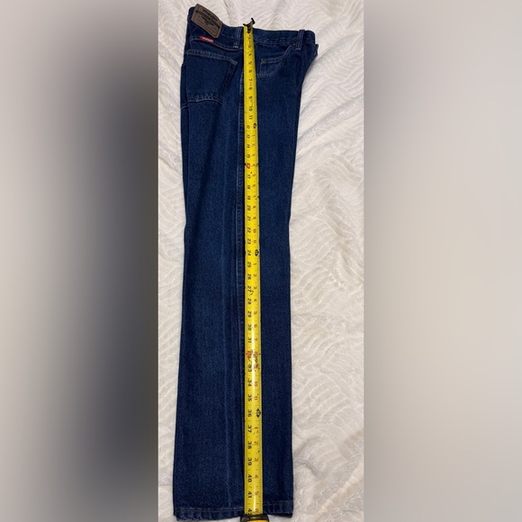 Wrangler women’s Dark Blue Relaxed Jeans size 29 - Picture 8 of 8